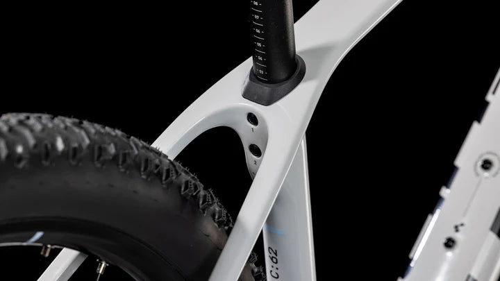 Bicicleta de montaña CUBE Reaction C:62 ONE cotton & white 2025